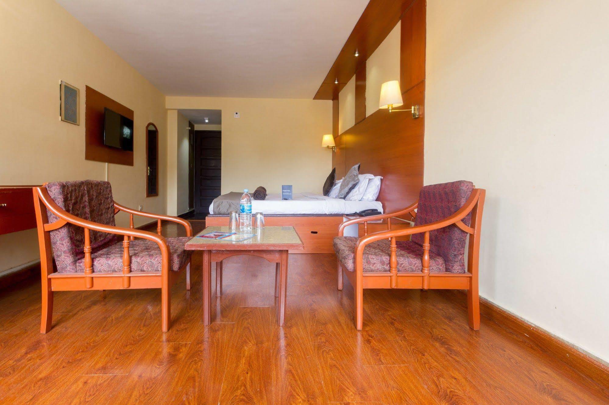 Fabhotel Khems Shoram Palace Road Ooty Exterior foto